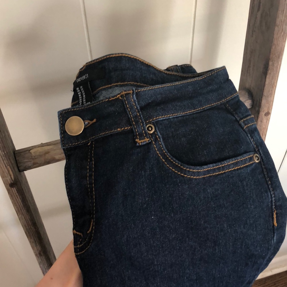 F21 SKINNY JEANS DARK WASH SIZE 27